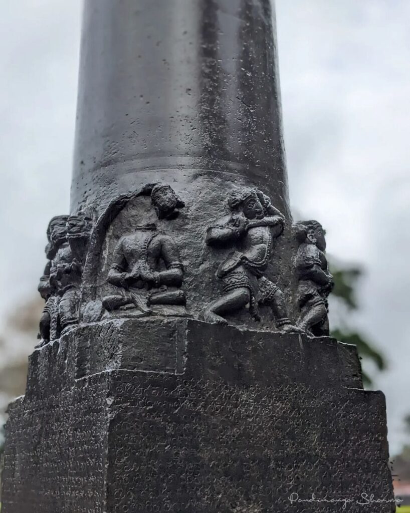 Garudas Killing Themsevles, Veer Shasana Pillar, Hoysaleshwar Temple, Halebidu. 
Image Courtesy: Pandurangasharmab1902 (Facebook)