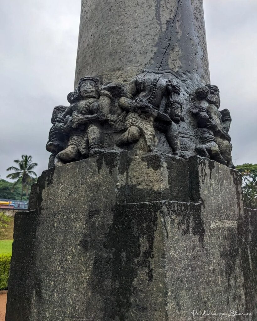 Garudas Killing Themsevles, Veer Shasana Pillar, Hoysaleshwar Temple, Halebidu. 
Image Courtesy: Pandurangasharmab1902 (Facebook)
