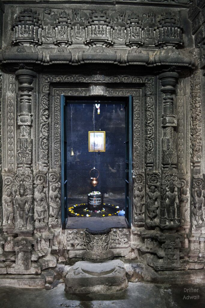 Sanctum Sanctorum, Gondeshwar temple
